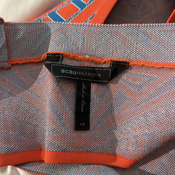 BCBG CROPPED BODYCON TOP - Picture 5 of 5